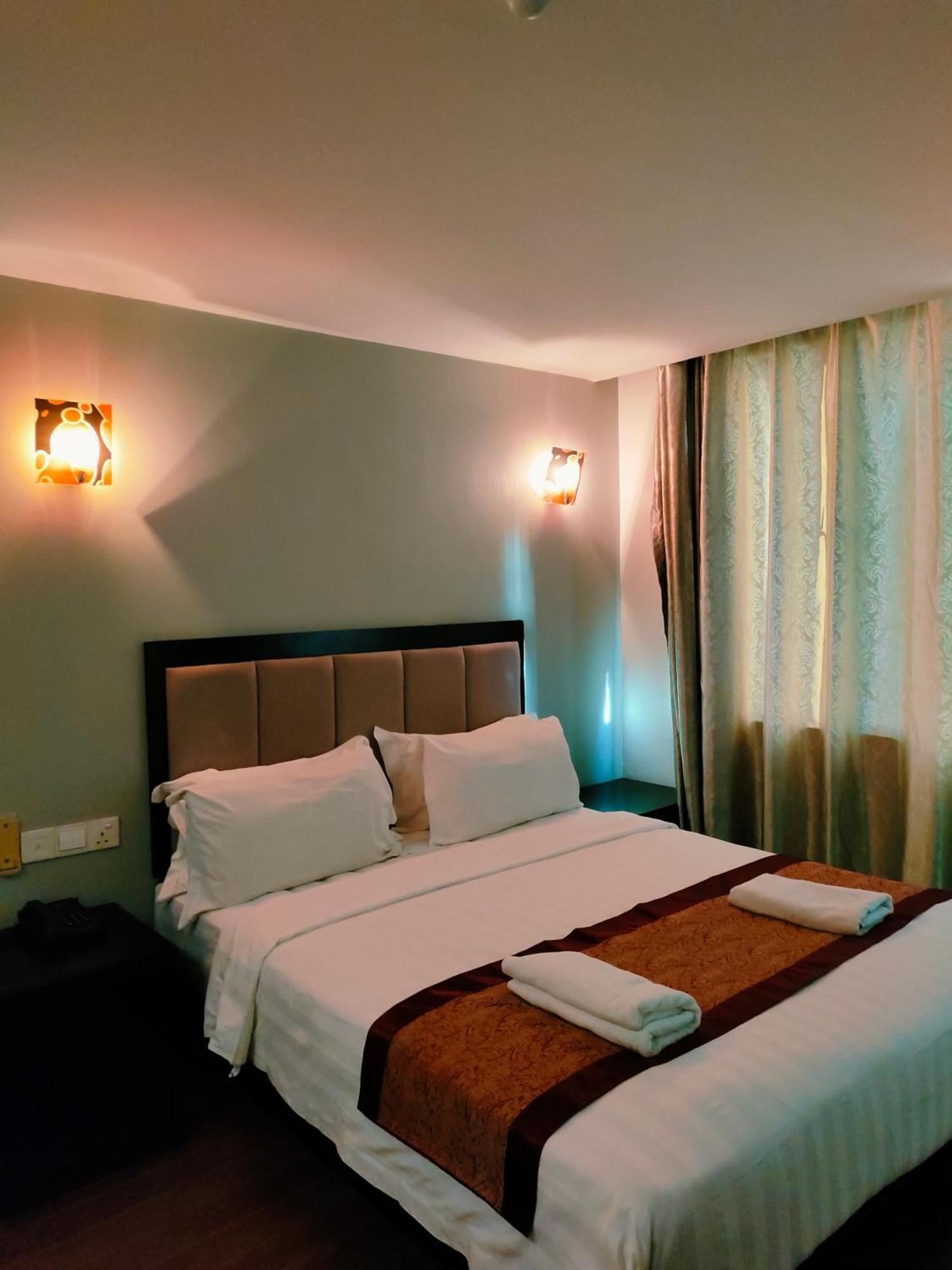 Kk Waterfront Hotel Κότα Κιναμπαλού Εξωτερικό φωτογραφία